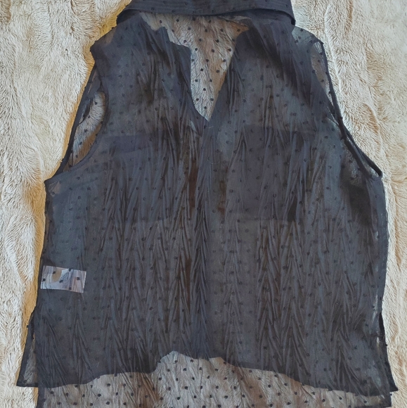 BNWT Express Swiss Dot sleeveless top -Sz SM - Picture 3 of 4